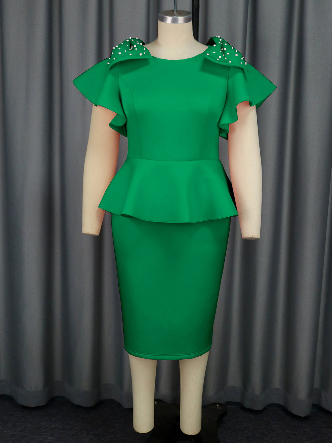 Damen elegantes Kleid mit voluminösen Rüschensäumen und charmanten Perlenakzenten Echo Archiv