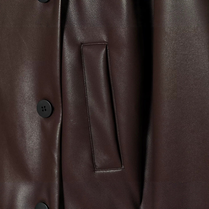 Damen Kurz geschnittene doppeltreihige Kunstlederjacke im Boxy‑Schnitt mit Hemdkragen Echoarchiv