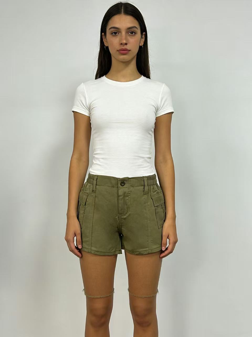 Damen Cargo-Shorts mit funktionalen Seitentaschen und elastischem Bund Echo Archiv