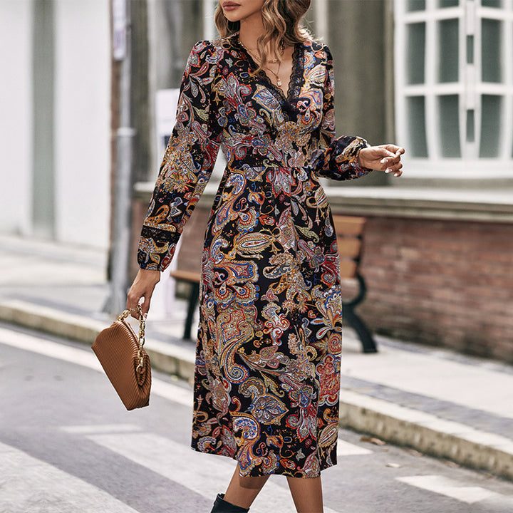 Damen Midikleid mit Paisley-Print, Wickeloptik und Spitzenbesatz Echoarchiv