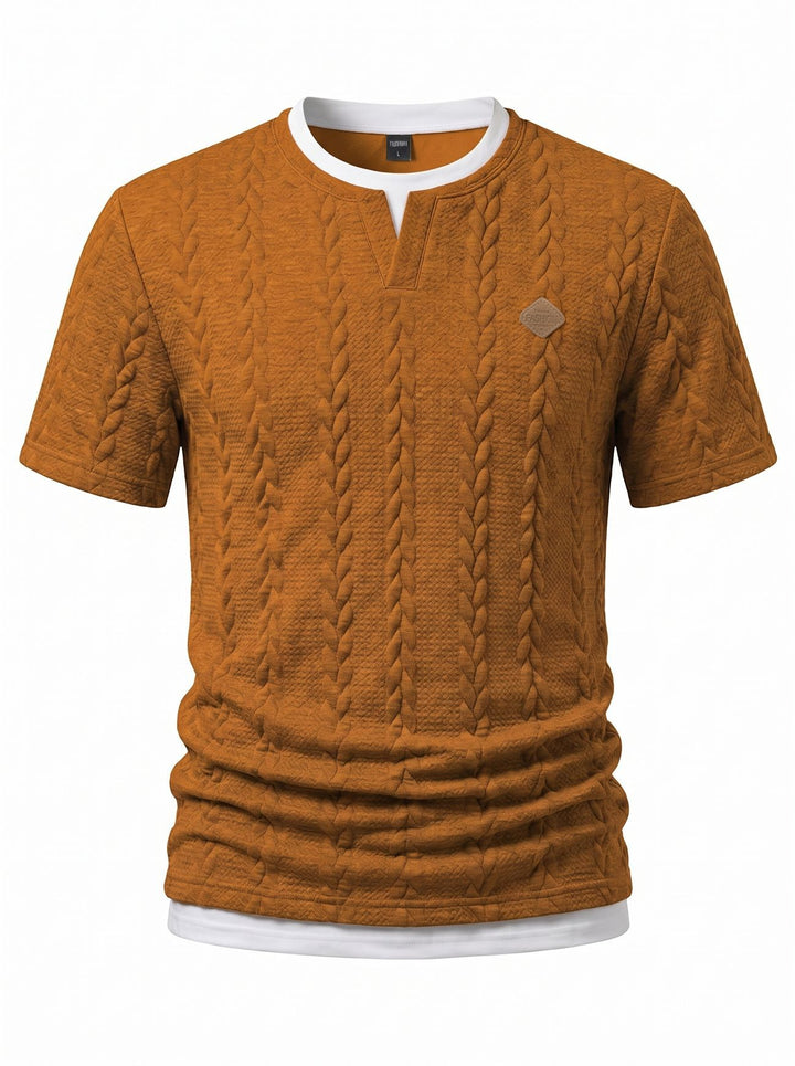 Herren nan texturiertes Kurzarmshirt mit geprägter Zopfstruktur, V‑Einsatz am Rundhals und Lagenlook Echo Archiv