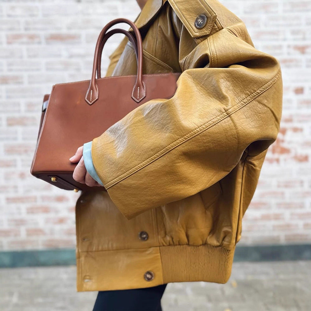 Damen Oversize Lederjacke mit voluminösen Ballonärmeln und kurzer Boxy-Silhouette Echoarchiv
