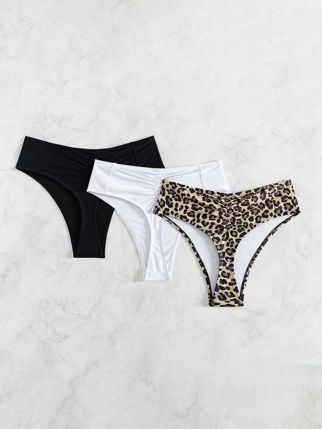 Damen Hochgeschnittener Bikini mit seitlichen Bindebändern Echo Archiv