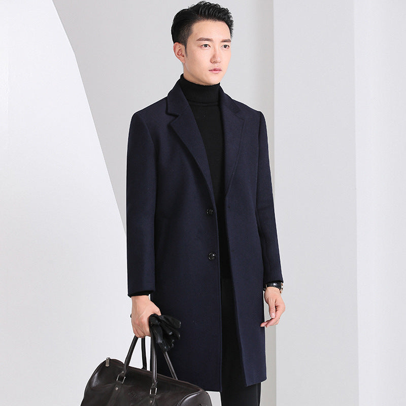 Herren eleganter Wollmantel mit klassischem Schnitt und praktischen Taschen Echoarchiv