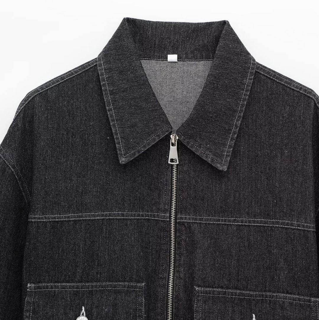 Damen Oversize-Jeansjacke mit durchgehendem Metallreißverschluss, aufgesetzten Klappentaschen und elastischem Saum – Célinea