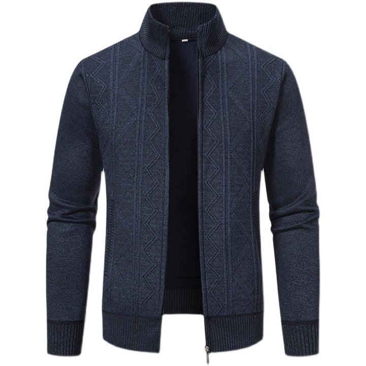 Herren elegante Strickjacke mit strukturiertem Zopfmuster und hohem Kragen Echoarchiv