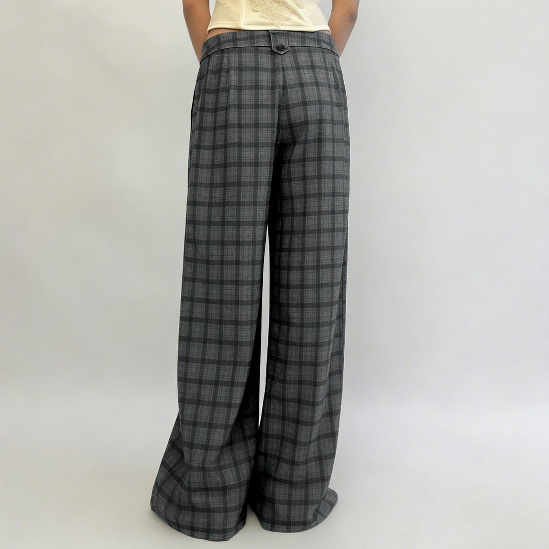 Damen Karohose mit weitem Schnitt und durchdachten Details Echo Archiv