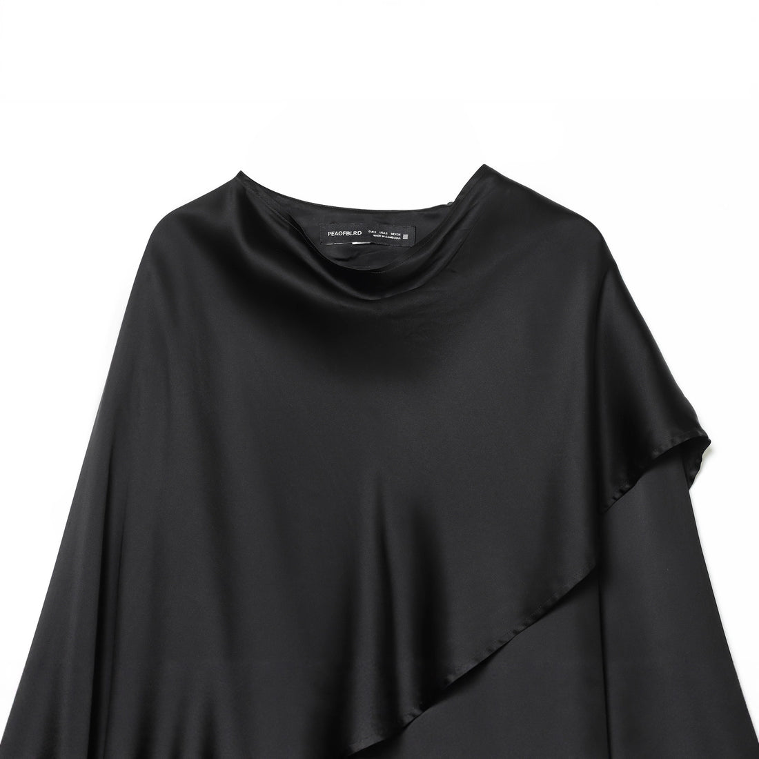 Damen asymmetrische Satin-Bluse mit Cascading-Volant und Rundhals – Élovi