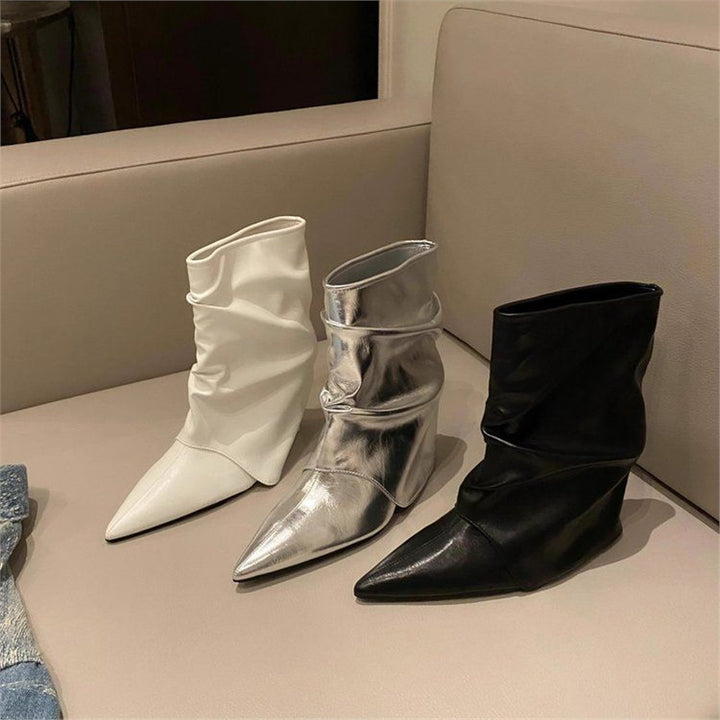 Damen Schlupf-Stiefelette mit gerafftem Schaft und eleganter Spitzkappe Echo Archiv