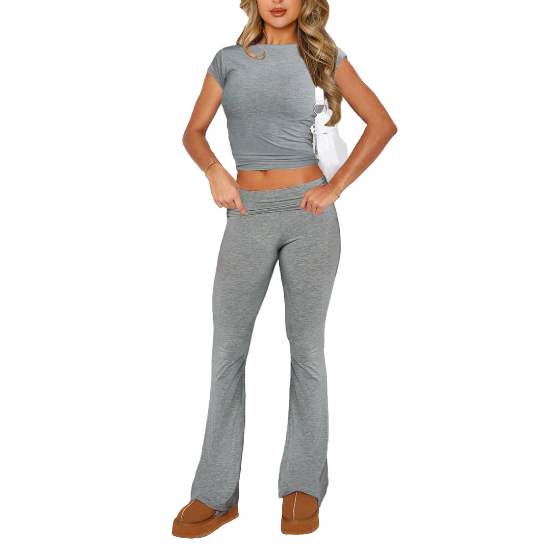 Damen sportliches Set mit figurbetontem Oberteil und ausgestellten Hosen Echo Archiv