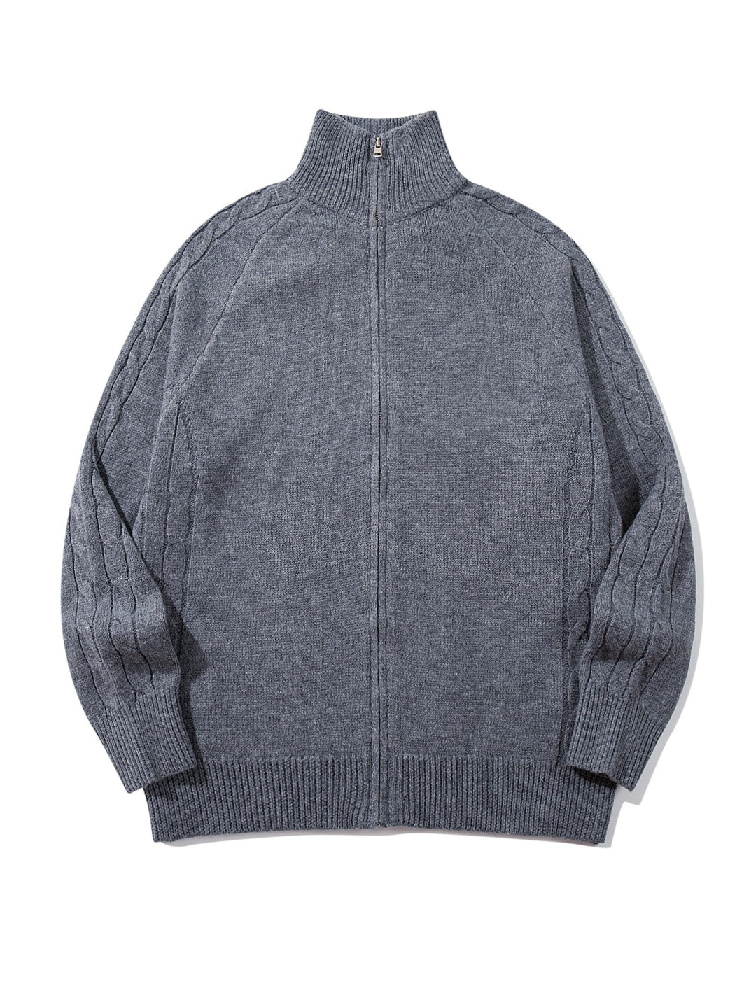 Herren Grobstrick‑Zipjacke mit Funnelkragen, Raglanärmeln und Zopfmuster Echoarchiv