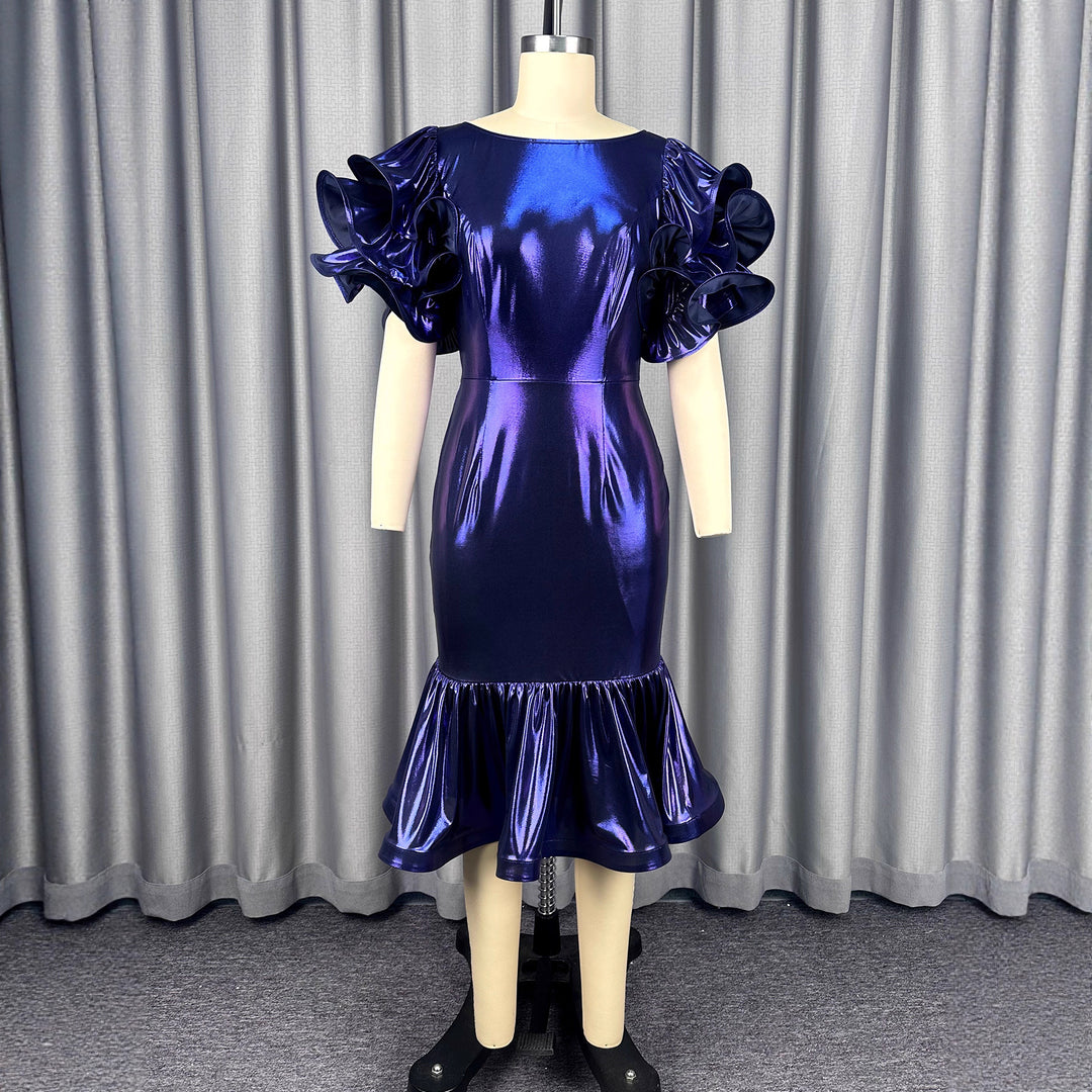 Damen glamouröses Abendkleid mit voluminösen Rüschensäumen Echo Archiv