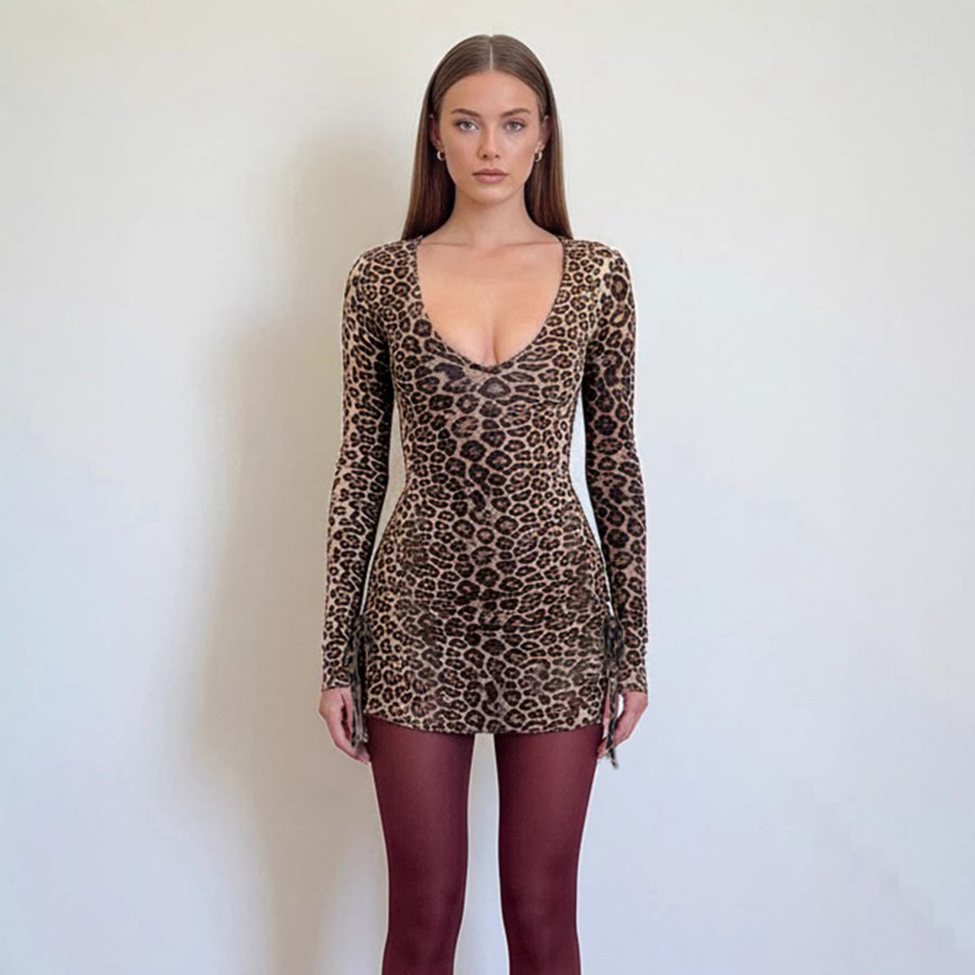 Damen Figurbetontes Leoprint-Minikleid mit tiefem V-Ausschnitt, langen Ärmeln und Kordelzügen – Élara