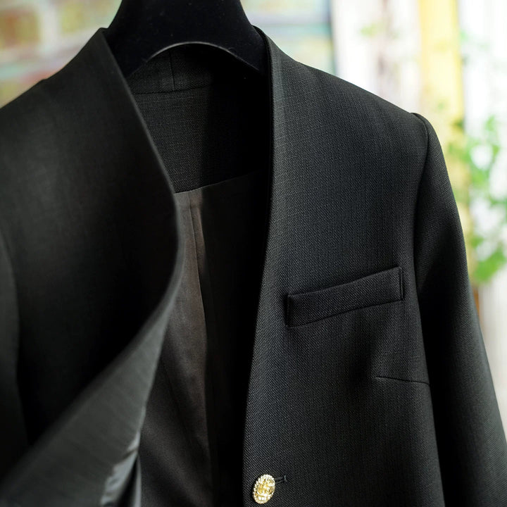 Damen Stilvoller Kurzblazer mit glamourösen Knöpfen Echoarchiv