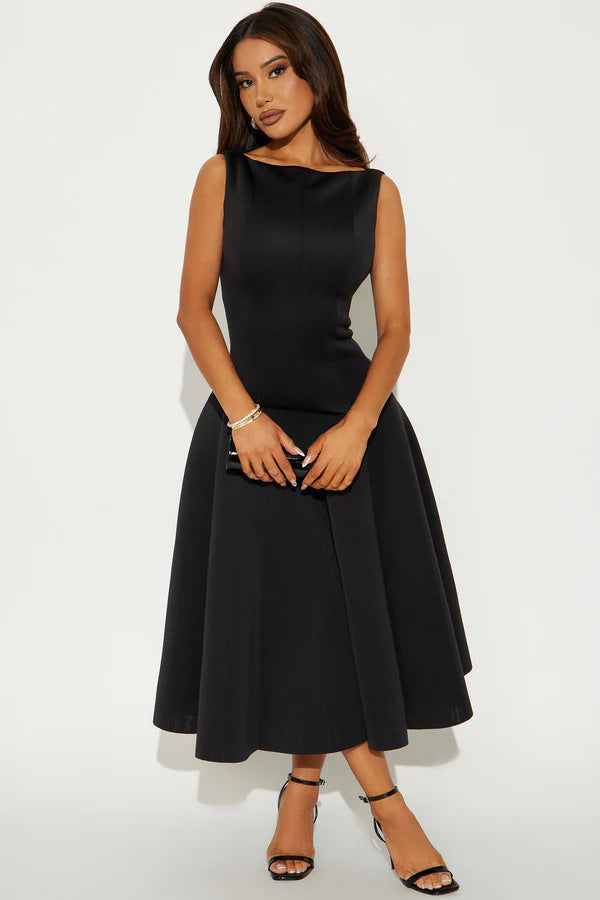 Damen Elegantes zeitloses Cocktailkleid mit schwingendem Rock und minimalistischer Silhouette Echo Archiv