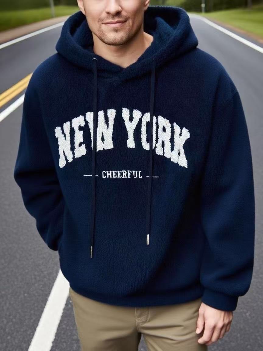 Herren kuscheliger Fleece-Kapuzenpullover mit sportlichem Schriftzug Echoarchiv