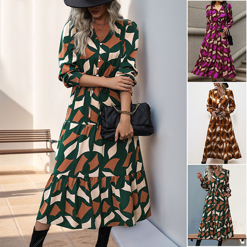 Damen Langes Stufen-Maxikleid mit grafischem Print, V-Ausschnitt, Kordelbund und gerafften Manschetten Echoarchiv