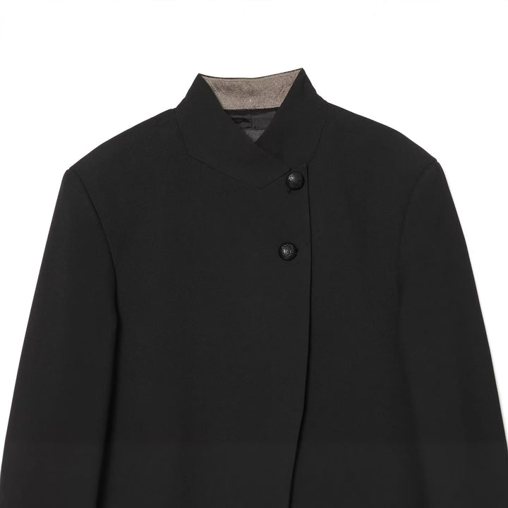 Damen Taillierter Kurzblazer mit Stehkragen und asymmetrischer Knopfleiste Echo Archiv