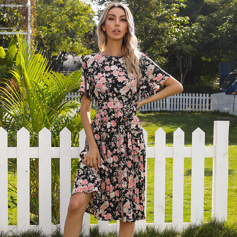 Damen Florales Midikleid mit Bindegürtel, Flatterärmeln und A-Linien-Schnitt Echoarchiv