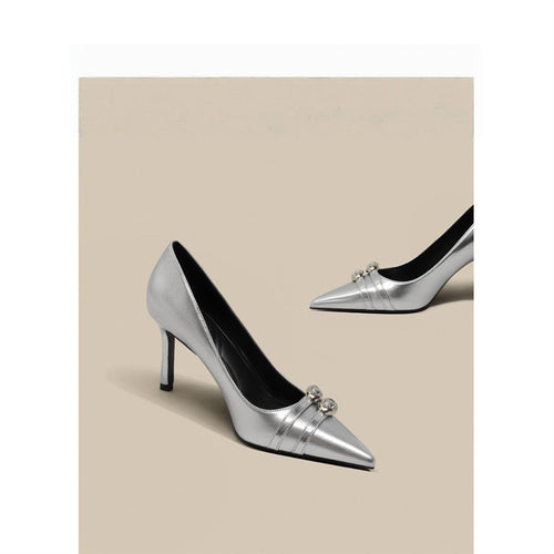 Damen Spitz zulaufende Lackpumps mit schmalem Stiletto und dekorativer Glanz‑Schnalle – Lioré