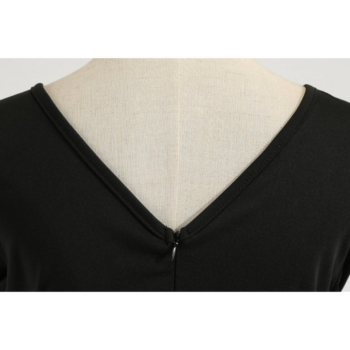 Damen Vintage‑inspirertes Swingkleid mit tailliertem Oberteil, langen Ärmeln und festlichem Tellerrock – Élara