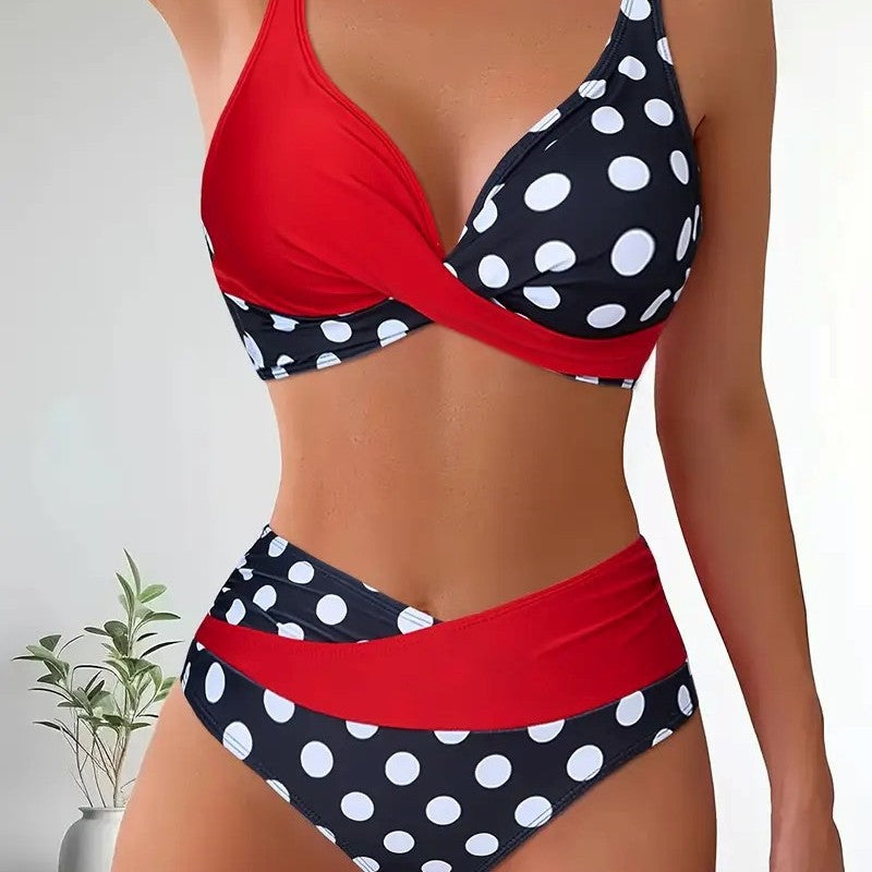 Damen Bikinimodell im modernen Wickelstil Echo Archiv