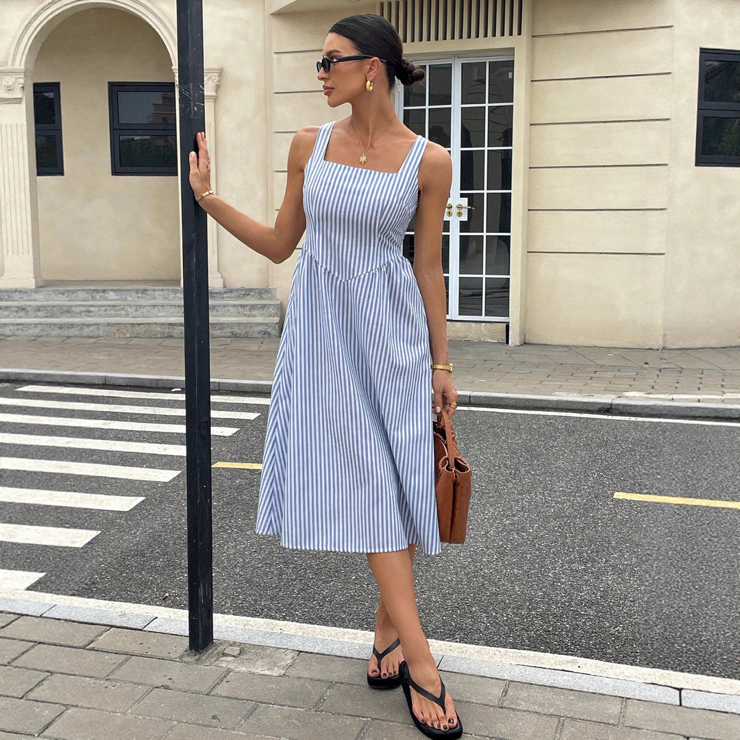 Damen Midikleid mit quadratischem Ausschnitt, breiten Trägern und tailliertem A-Linien Schnitt Echo Archiv