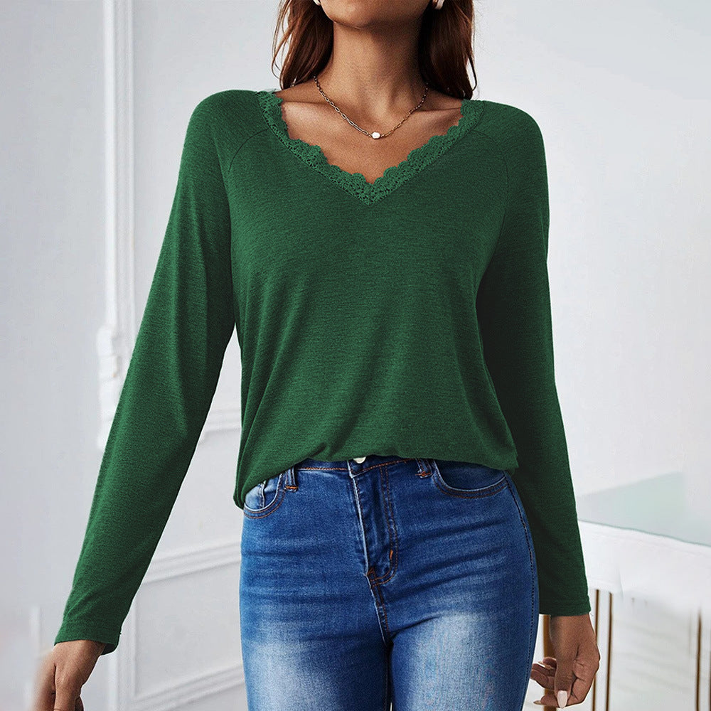 Damen feines V‑Neck Langarmshirt mit Spitzenbesatz, leichtem Feinstrick und lässiger Silhouette – Avérine