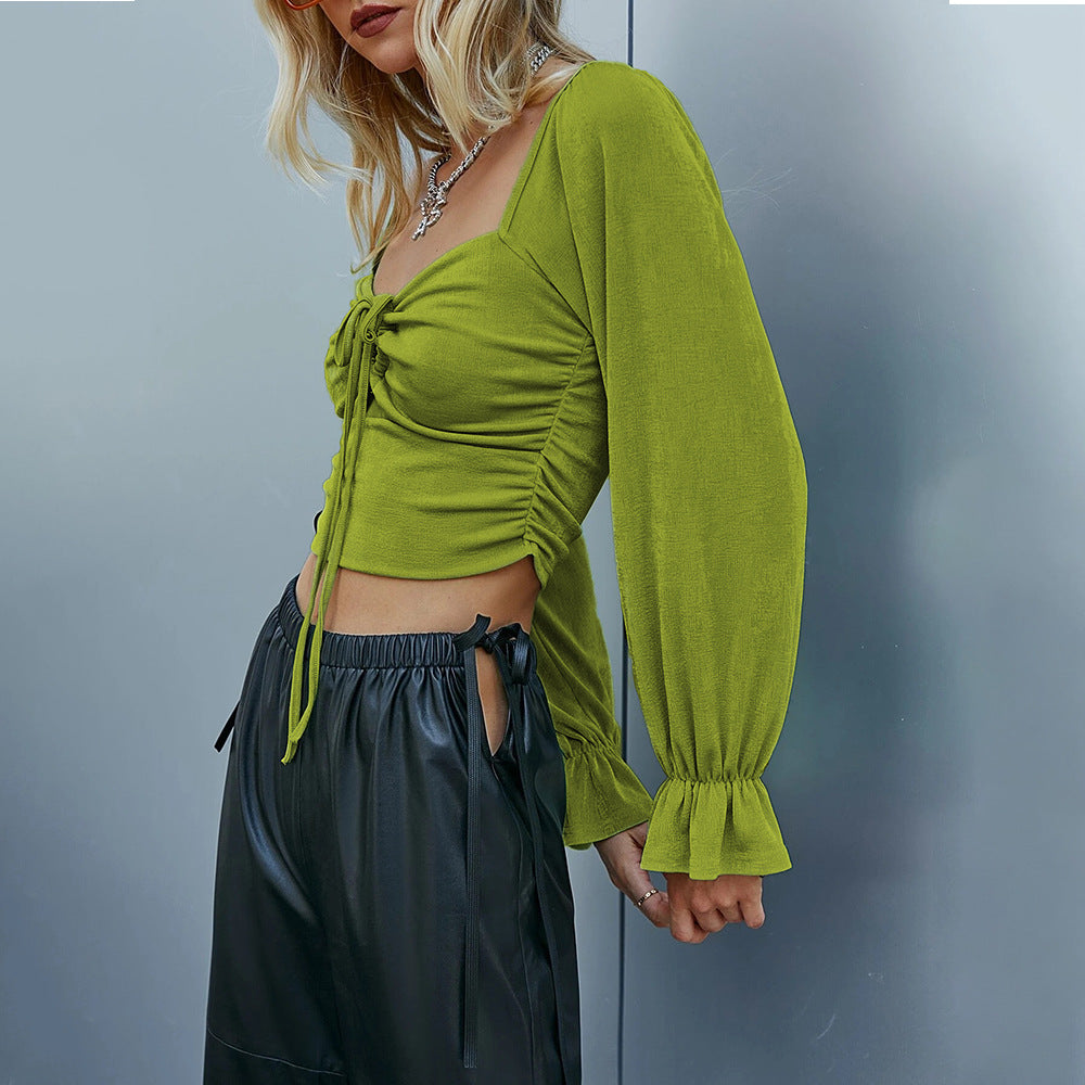 Damen gerafftes Crop-Top mit Herz-Bustier, Knoten-Detail und voluminösen Trompetenärmeln – Avérine