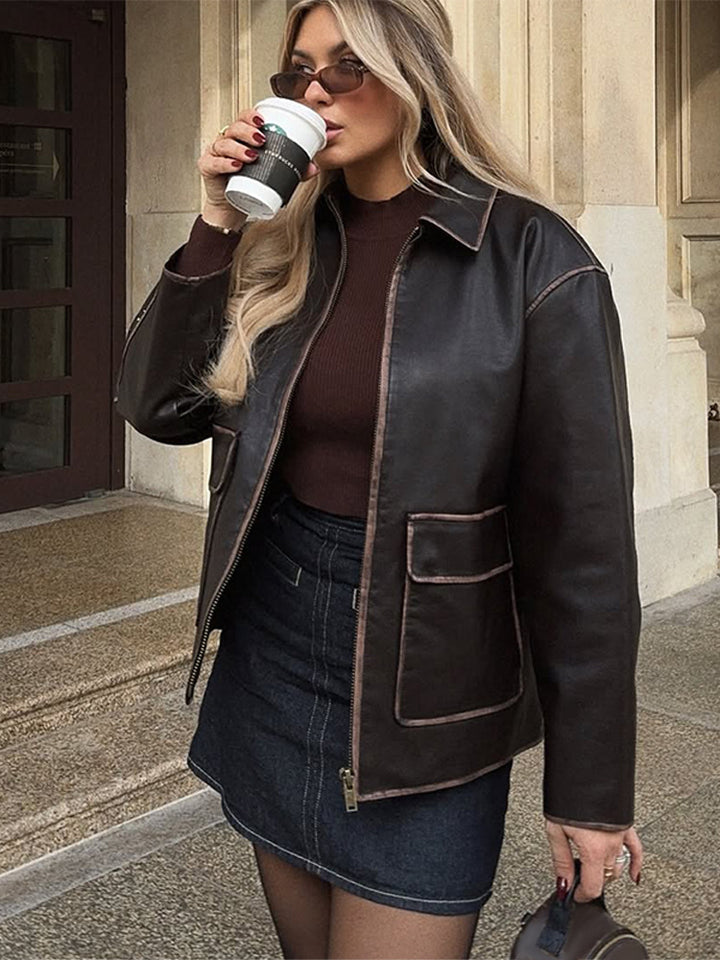 Damen Kurze Lederimitatjacke im Aviator-Look mit kontrastierenden Ziernähten Echoarchiv