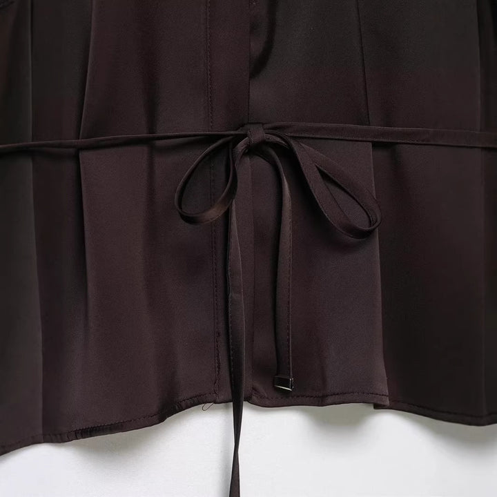 Damen nan seidenähnliche Hemdbluse mit Tunnelzug tailliertem Bindegürtel und überschnittener Schulter Echo Archiv