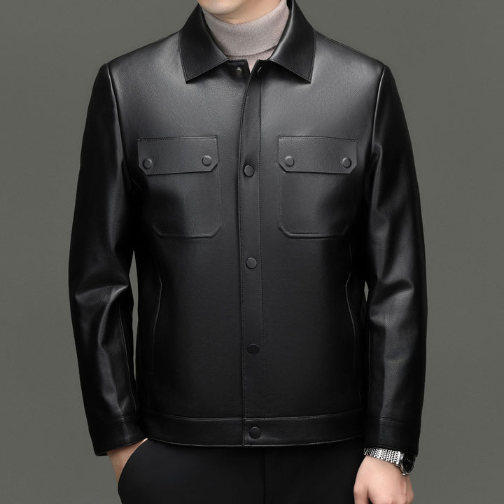 Herren Lederjacke im Shirtstil mit Druckknopfverschluss und aufgesetzten Brusttaschen Echoarchiv