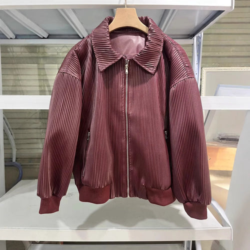 Damen nan plissierte Kunstleder-Bomberjacke mit Reißverschluss, Hemdkragen und elastischen Rippbündchen Echo Archiv