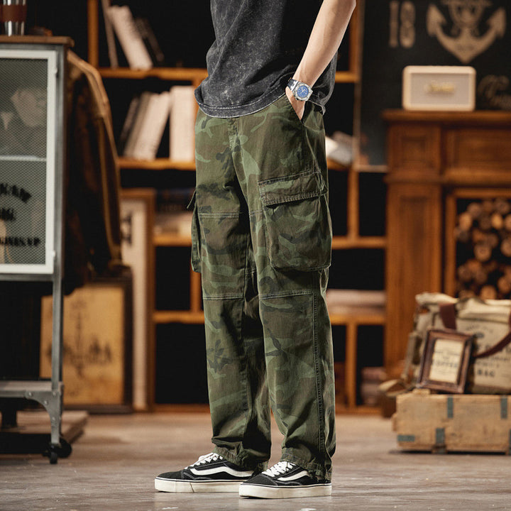Herren Relaxed-Fit Camouflage-Cargohose mit seitlichen Klappentaschen und Kordelabschlüssen Echo Archiv