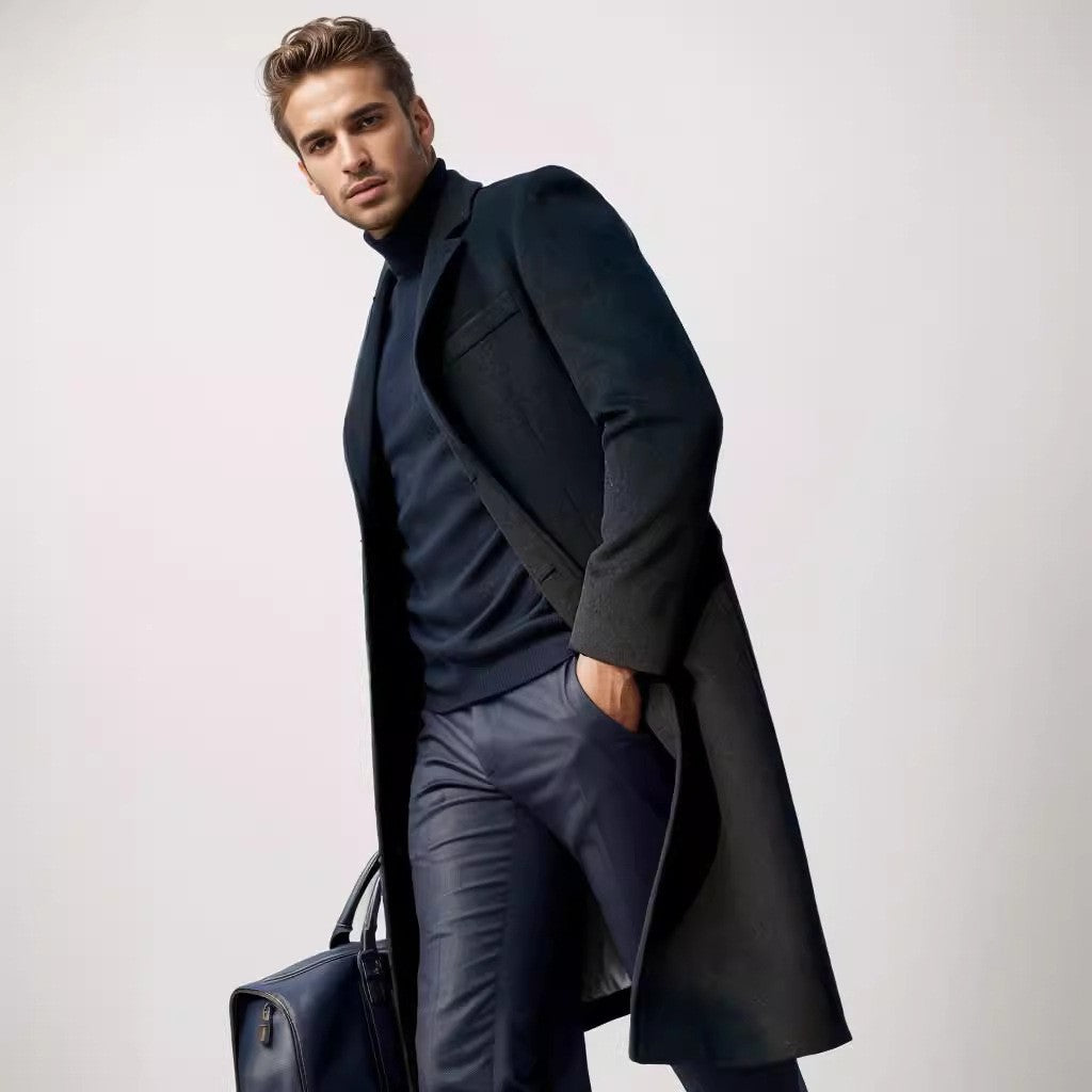 Herren eleganter Mantel mit strukturiertem Gewebe und modernen Akzenten Echoarchiv