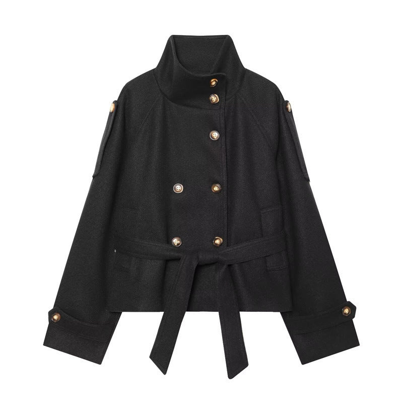 Damen Kurzjacke im Boxy-Cut mit hohem Stehkragen, Taillengürtel und Zierknopfleiste Echo Archiv