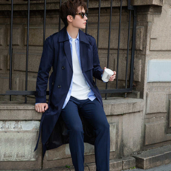 Herren Taillierter Trenchcoat aus wasserabweisendem Twill mit doppelreihiger Knopfleiste Echoarchiv
