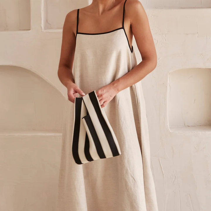 Damen luftiges Maxikleid mit feinen Trägern und elegantem Schnitt Echo Archiv