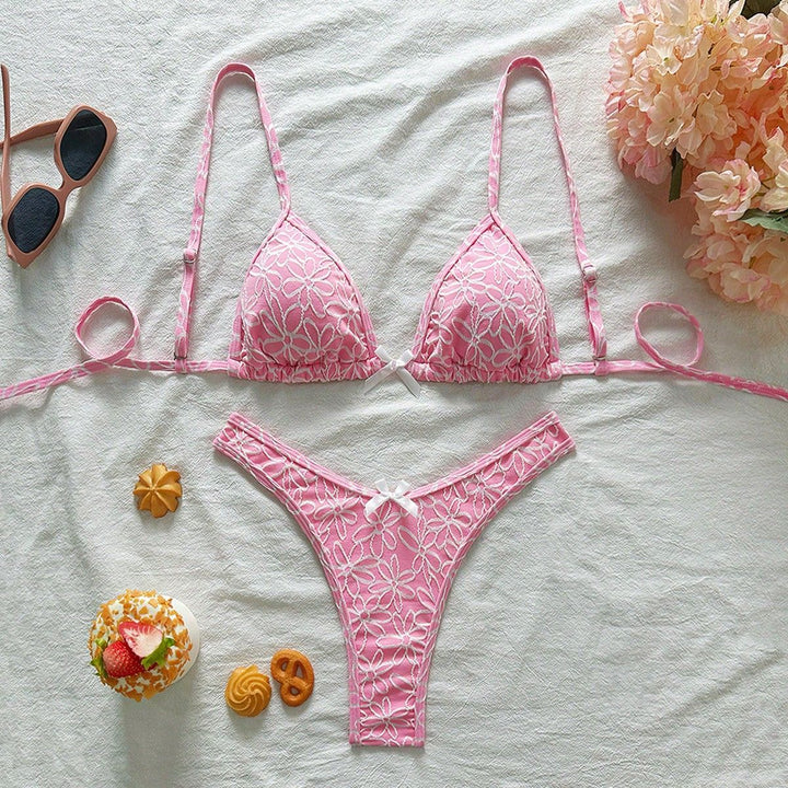 Damen Verspielter Triangel-Bikini mit floralen Applikationen Echo Archiv