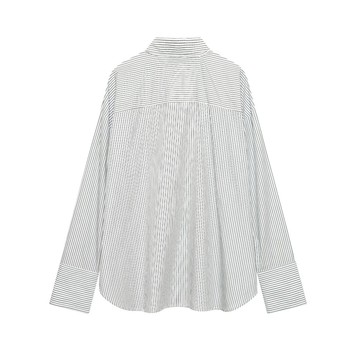 Damen nan gestreifte Bluse mit Schluppe, verdeckter Knopfleiste und Oversize-Schnitt Echo Archiv