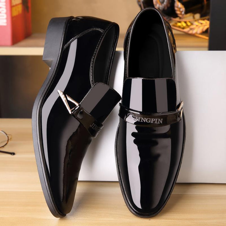Herren Lackoptik-Loafer mit dekorativer Metall-Zierschnalle und schlanker Eleganz Echoarhiv – Tavélo