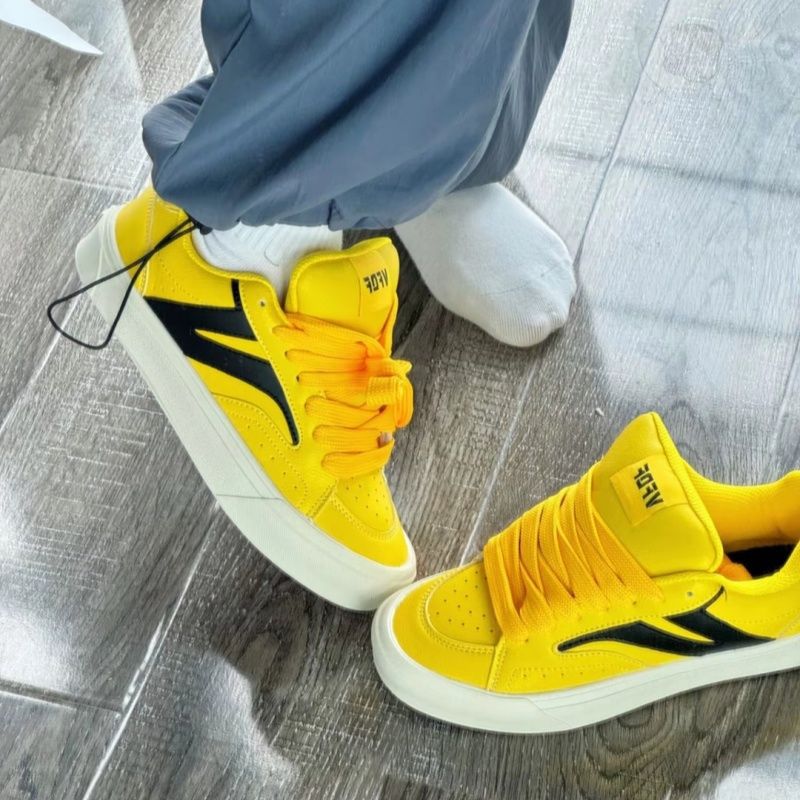 Damen Sportliche Sneakers mit innovativem Schnürsystem Echo Archiv