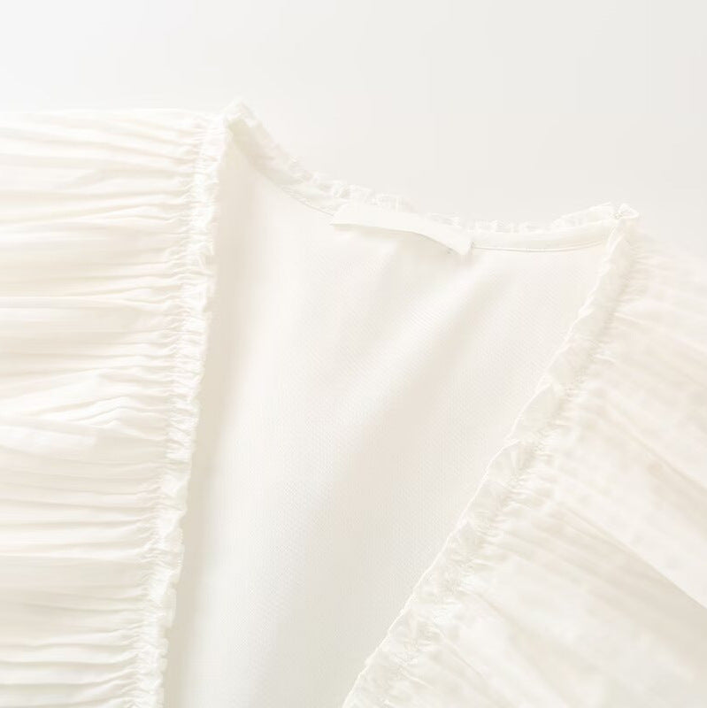 Damen Ärmellose Rüschenbluse mit tiefem V‑Ausschnitt, zarter Plissee‑Rüsche und Bindeschleife Echoarchiv