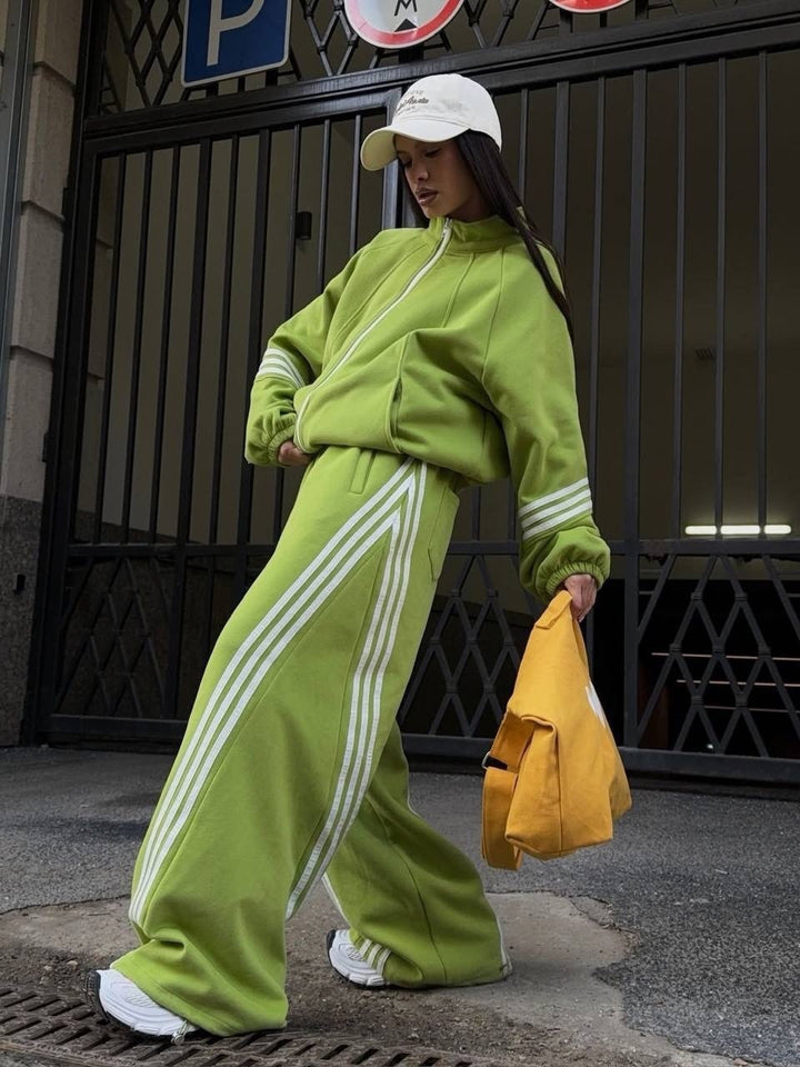Damen weites Jogginganzug-Set aus Baumwollfleece mit Reißverschluss und seitlichen Kontraststreifen Echoarchiv