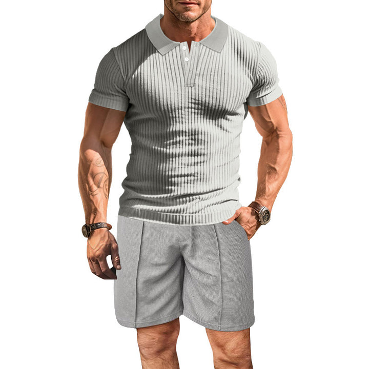Herren modisches Polohemd mit strukturiertem Design und komfortablen Shorts Echoarchiv