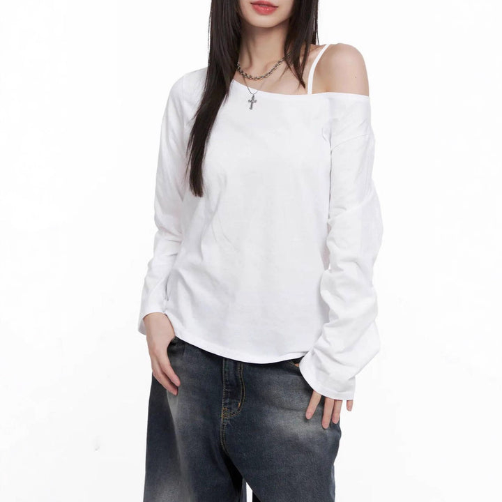 Damen nan asymmetrisches Off-Shoulder Langarmshirt aus Baumwollstretch mit lässigem Oversize-Schnitt Echo Archiv