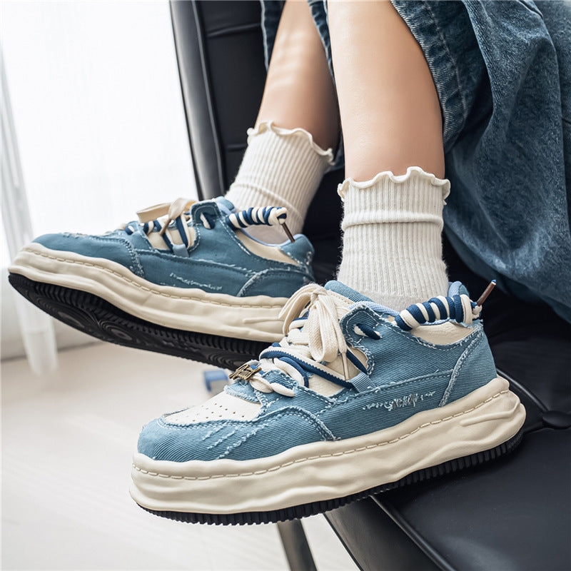 Damen denim-Plateau-Sneaker mit kontrastnähten, wattierter Wellenlaufsohle und verzierten Schnürdetails Echo Archiv