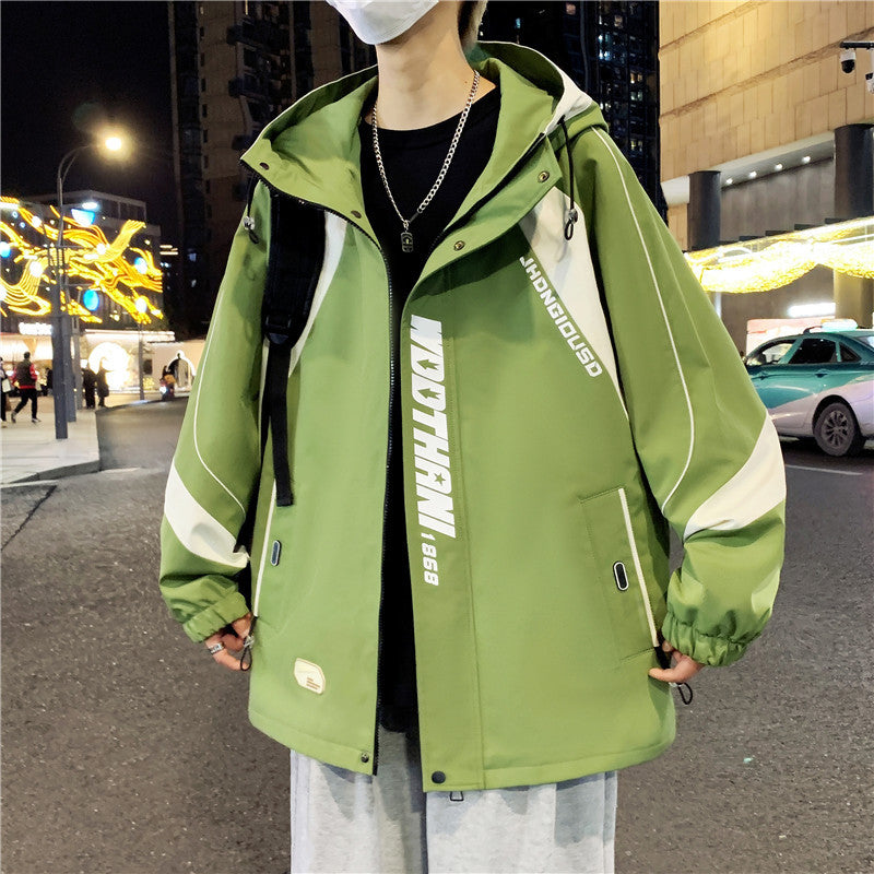 Herren Oversize-Windbreaker mit Kapuze, sportlichem Frontprint und Kontrastpanelen Echoarchiv