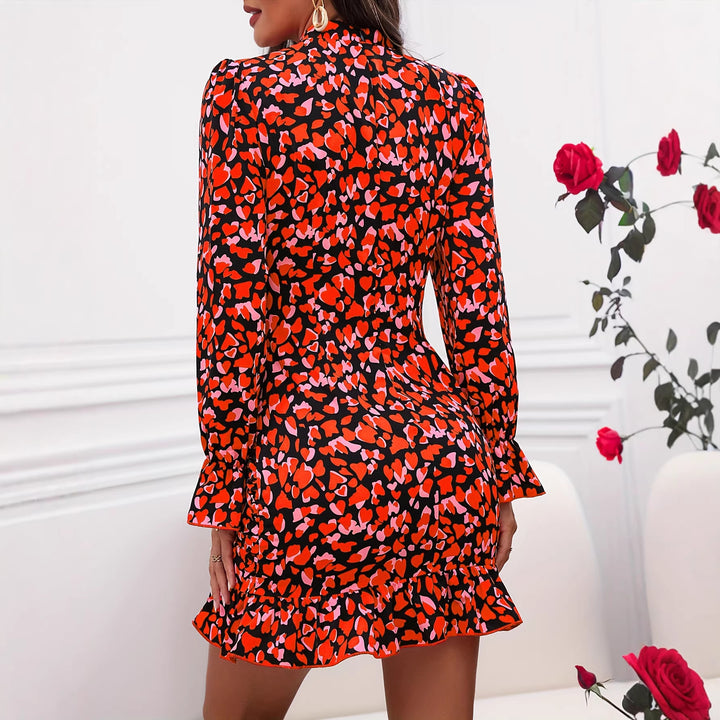 Damen elegantes Mini-Kleid mit Rüschendetails und hohem Kragen Echo Archiv