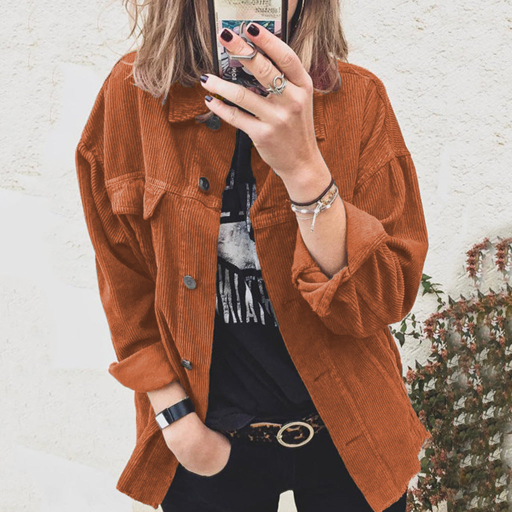 Damen nan Oversize Cordjacke mit aufgesetzten Taschen und klassischer Knopfleiste Echo Archiv